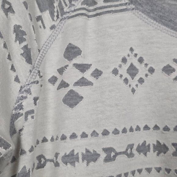 Maurices Aztec Print Lightweight Sweater XL Gray - Picture 4 of 8
